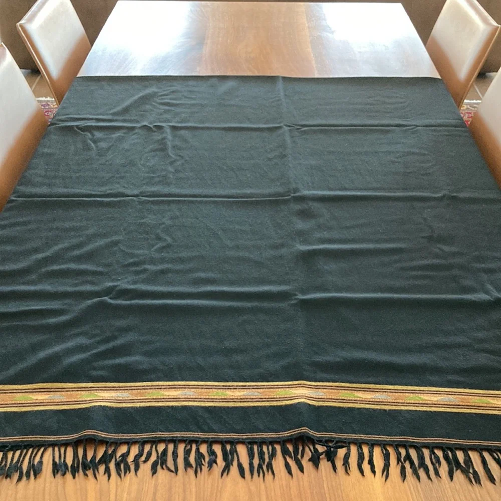 Huge Wool Wrap - Picture 4 of 4